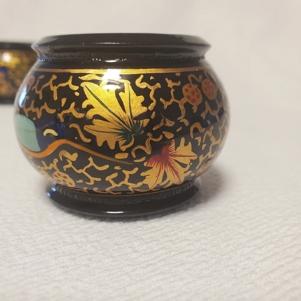Hand-painted  laquer folk art napkin rings black and‎ gold  set of 2